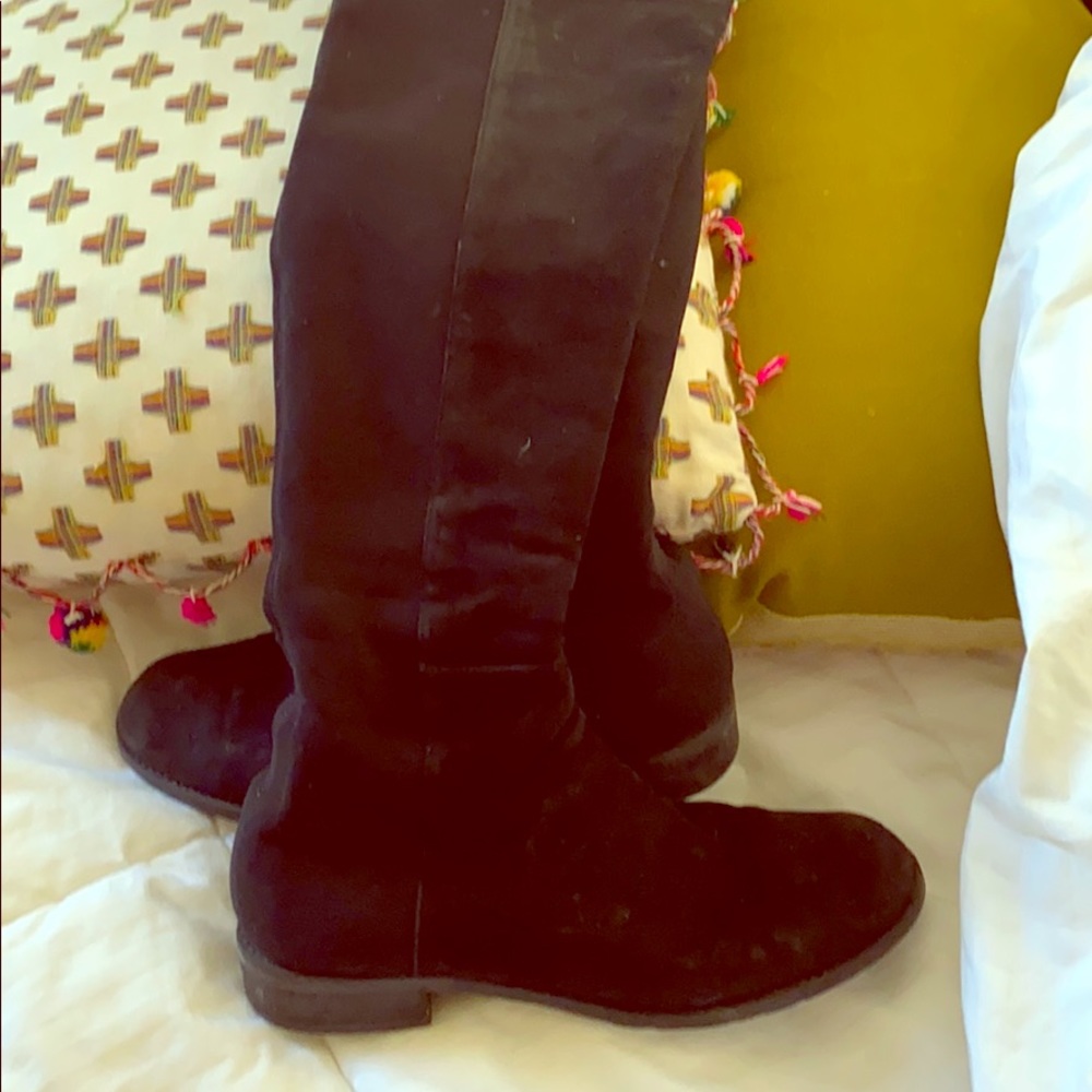 Gorgeous Stuart weitzman tall suede boots